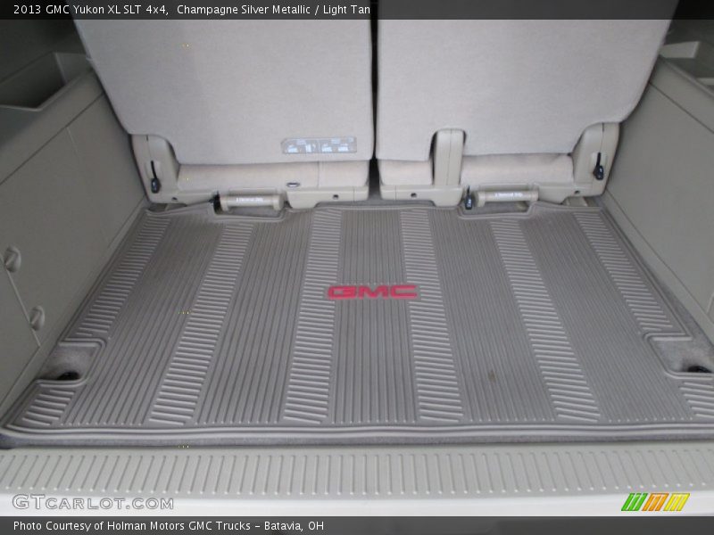 Champagne Silver Metallic / Light Tan 2013 GMC Yukon XL SLT 4x4