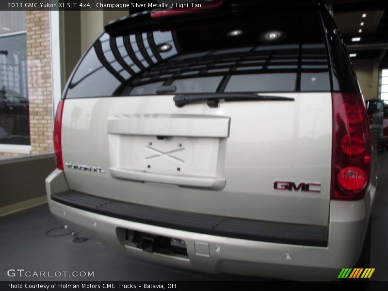 Champagne Silver Metallic / Light Tan 2013 GMC Yukon XL SLT 4x4