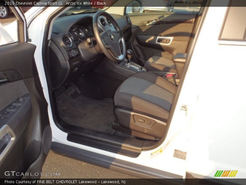 Arctic Ice White / Black 2013 Chevrolet Captiva Sport LS
