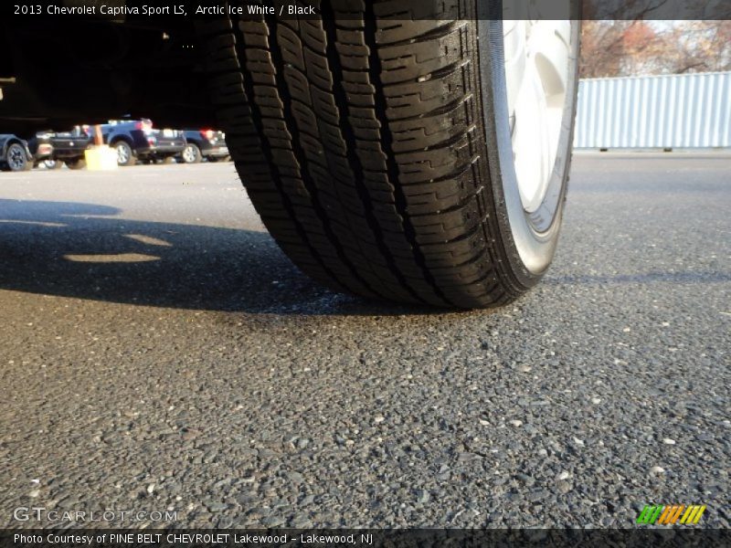 Arctic Ice White / Black 2013 Chevrolet Captiva Sport LS