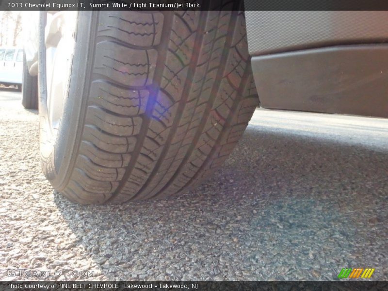 Summit White / Light Titanium/Jet Black 2013 Chevrolet Equinox LT