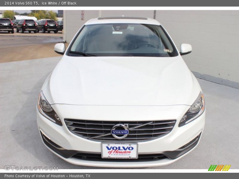 Ice White / Off Black 2014 Volvo S60 T5