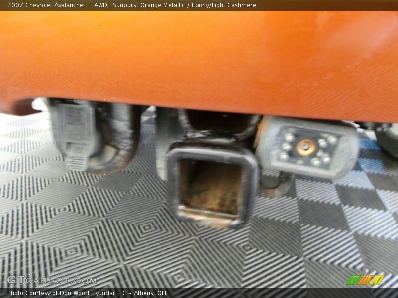 Sunburst Orange Metallic / Ebony/Light Cashmere 2007 Chevrolet Avalanche LT 4WD