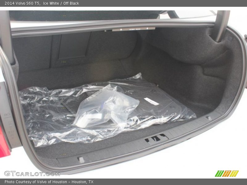 Ice White / Off Black 2014 Volvo S60 T5