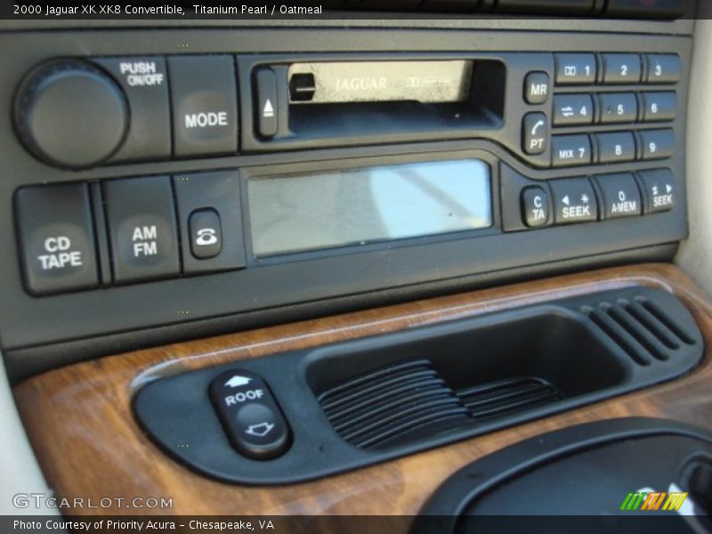 Audio System of 2000 XK XK8 Convertible