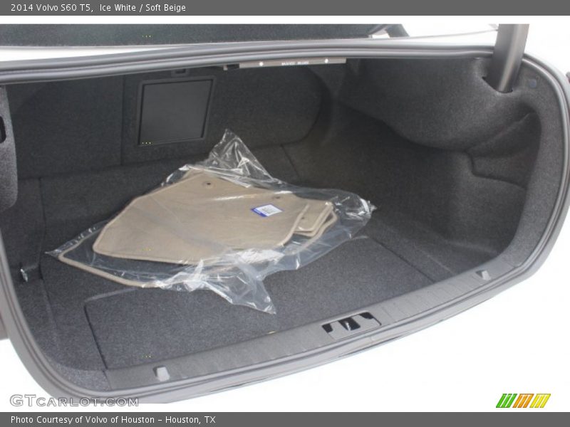 Ice White / Soft Beige 2014 Volvo S60 T5