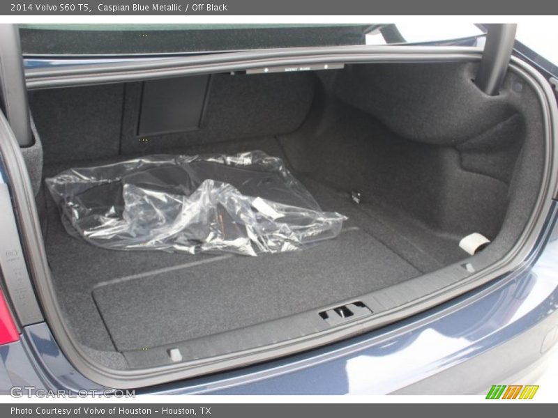 Caspian Blue Metallic / Off Black 2014 Volvo S60 T5