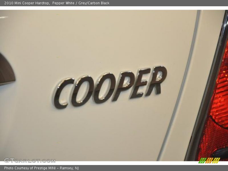 Pepper White / Grey/Carbon Black 2010 Mini Cooper Hardtop