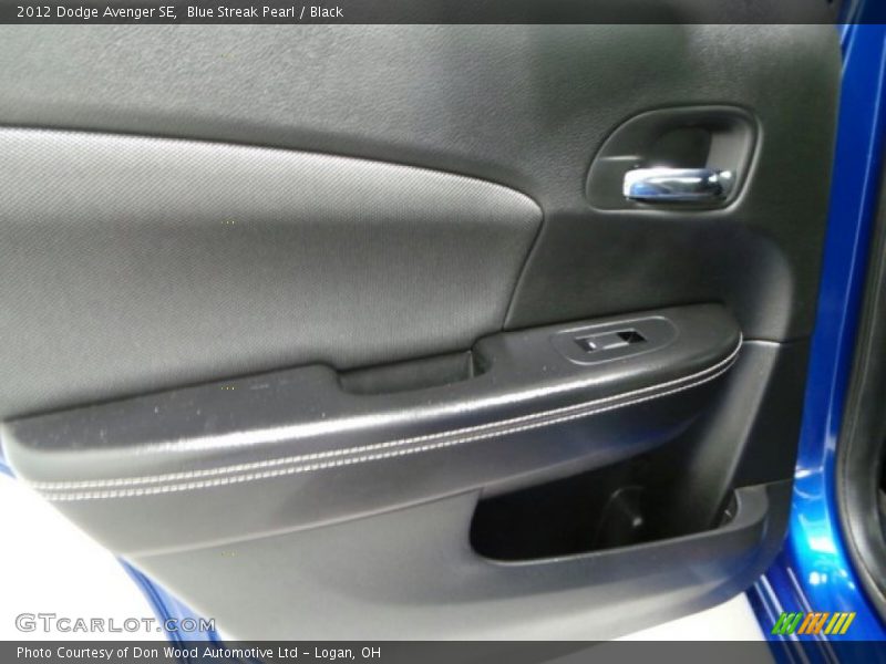 Blue Streak Pearl / Black 2012 Dodge Avenger SE