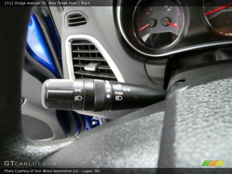 Blue Streak Pearl / Black 2012 Dodge Avenger SE