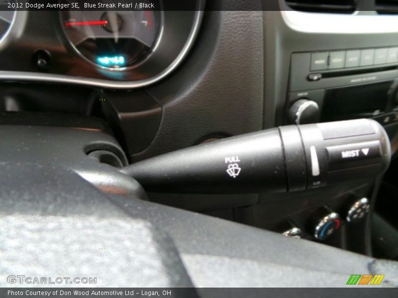 Blue Streak Pearl / Black 2012 Dodge Avenger SE