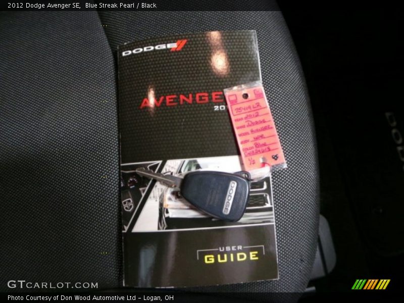 Blue Streak Pearl / Black 2012 Dodge Avenger SE