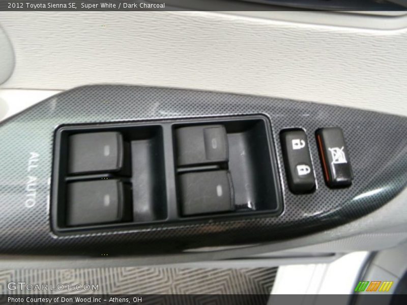 Super White / Dark Charcoal 2012 Toyota Sienna SE