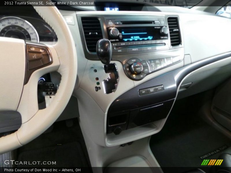Super White / Dark Charcoal 2012 Toyota Sienna SE