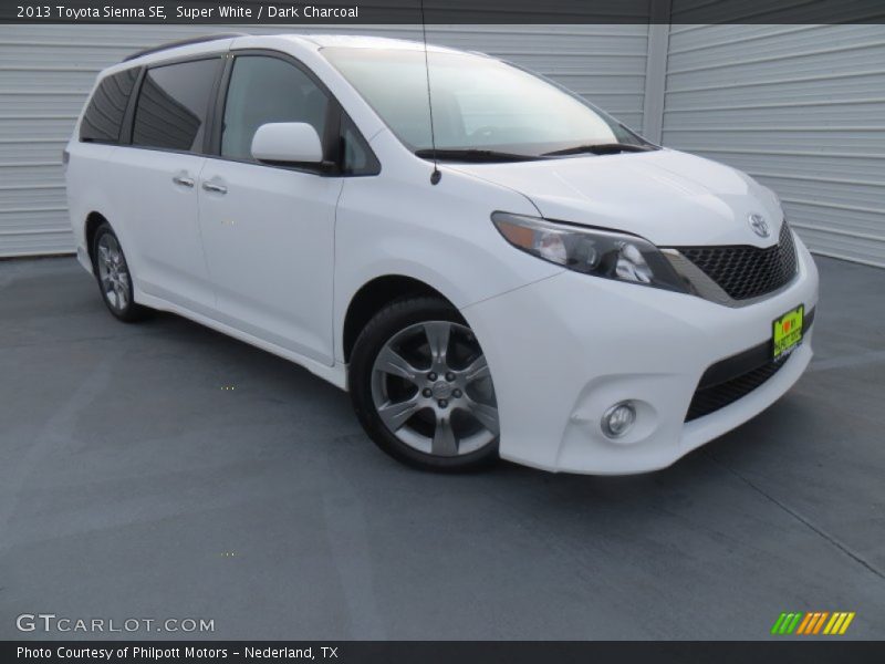 Super White / Dark Charcoal 2013 Toyota Sienna SE