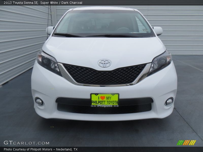 Super White / Dark Charcoal 2013 Toyota Sienna SE