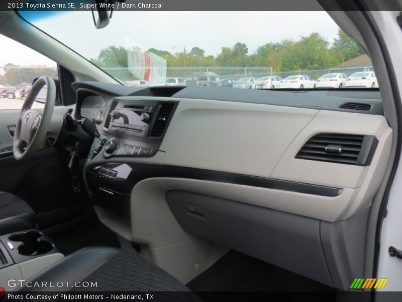 Super White / Dark Charcoal 2013 Toyota Sienna SE
