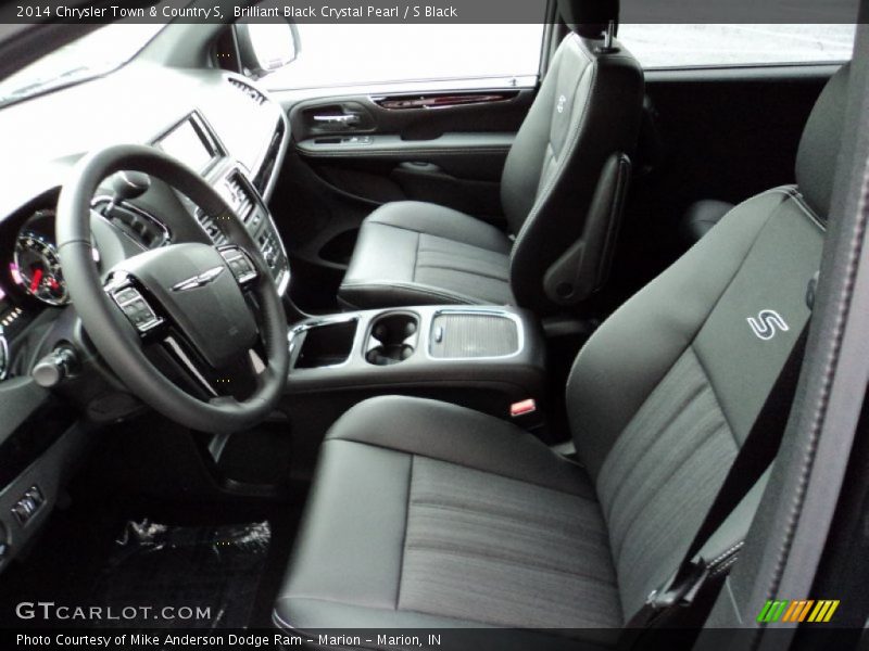 Brilliant Black Crystal Pearl / S Black 2014 Chrysler Town & Country S