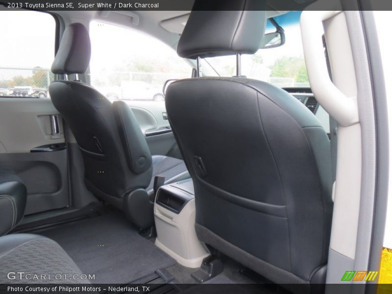 Super White / Dark Charcoal 2013 Toyota Sienna SE
