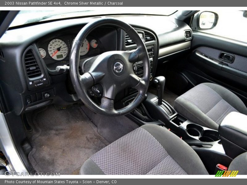 Chrome Silver Metallic / Charcoal 2003 Nissan Pathfinder SE 4x4