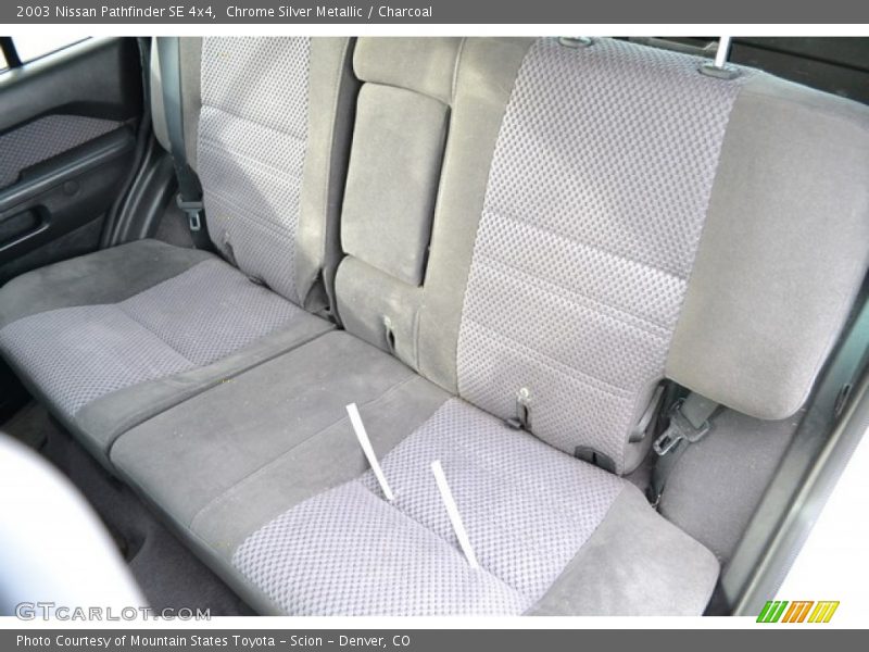 Chrome Silver Metallic / Charcoal 2003 Nissan Pathfinder SE 4x4