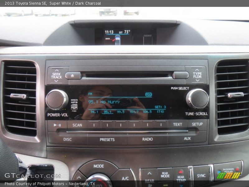 Super White / Dark Charcoal 2013 Toyota Sienna SE