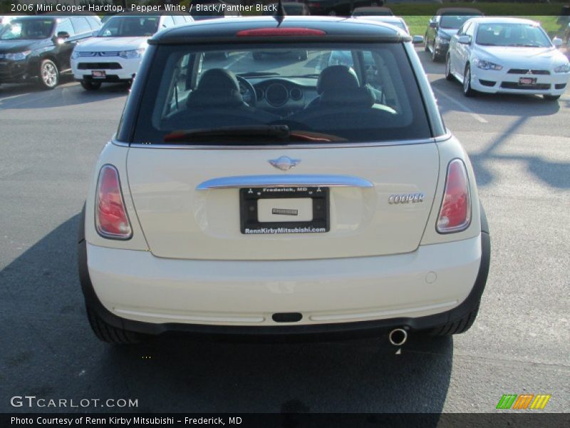 Pepper White / Black/Panther Black 2006 Mini Cooper Hardtop