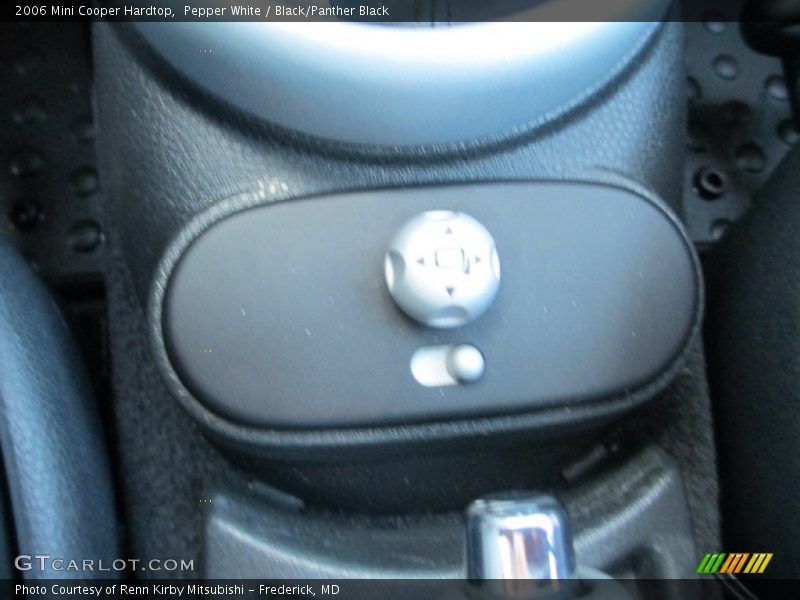 Pepper White / Black/Panther Black 2006 Mini Cooper Hardtop