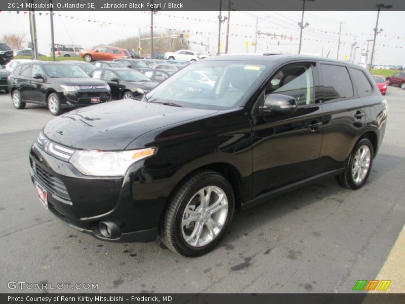 Labrador Black Pearl / Black 2014 Mitsubishi Outlander SE
