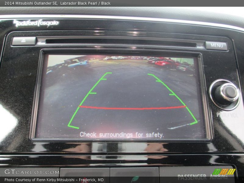 Labrador Black Pearl / Black 2014 Mitsubishi Outlander SE
