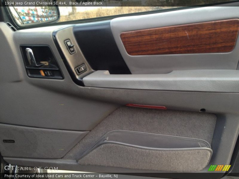 Black / Agate Black 1994 Jeep Grand Cherokee SE 4x4