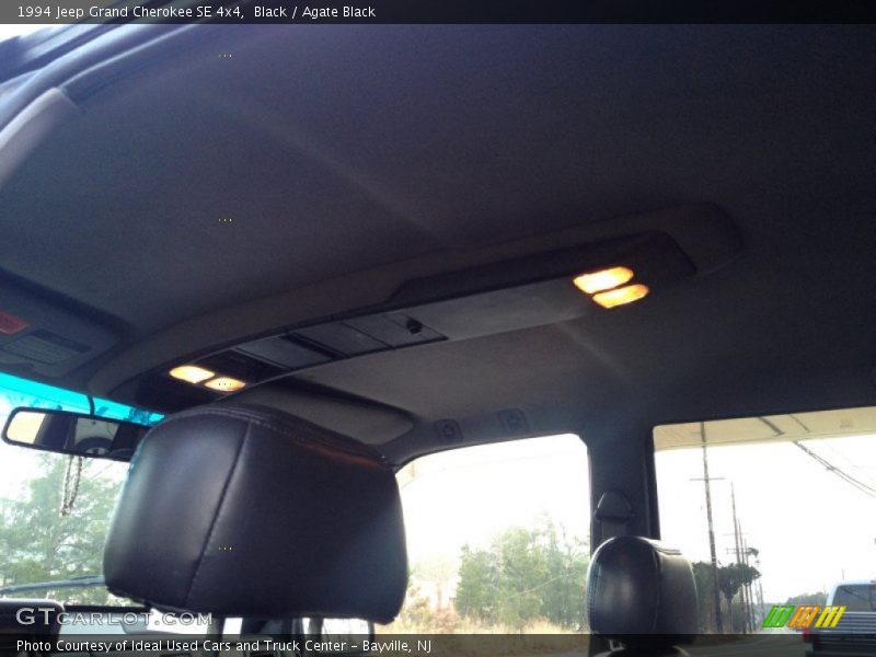 Black / Agate Black 1994 Jeep Grand Cherokee SE 4x4
