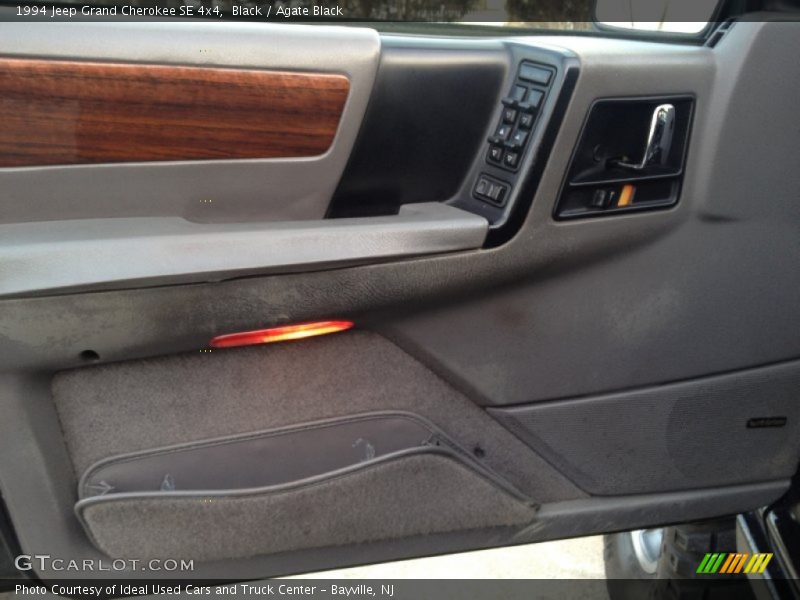 Black / Agate Black 1994 Jeep Grand Cherokee SE 4x4