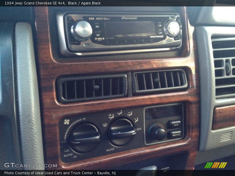 Black / Agate Black 1994 Jeep Grand Cherokee SE 4x4