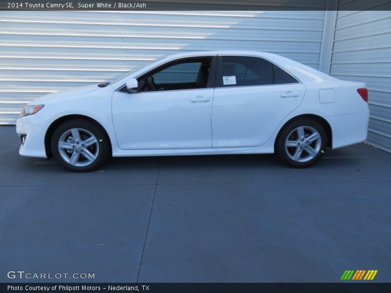 Super White / Black/Ash 2014 Toyota Camry SE