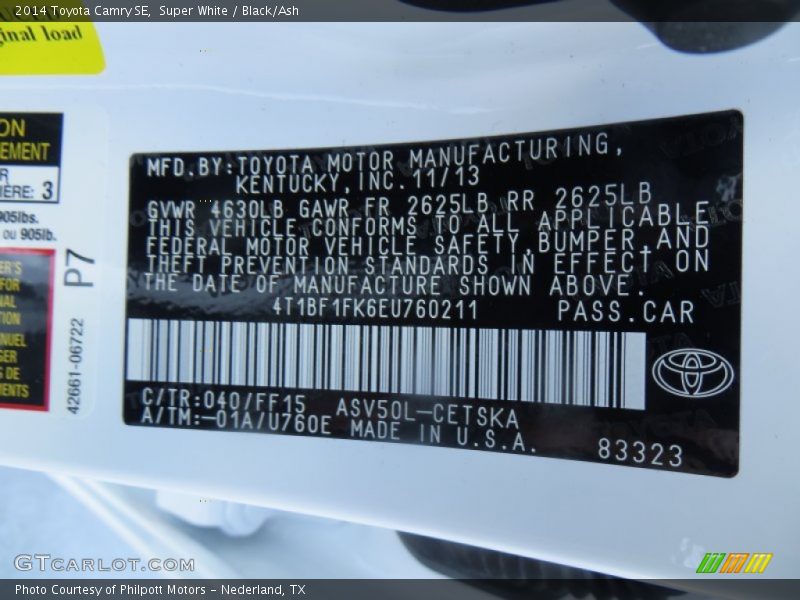 Super White / Black/Ash 2014 Toyota Camry SE