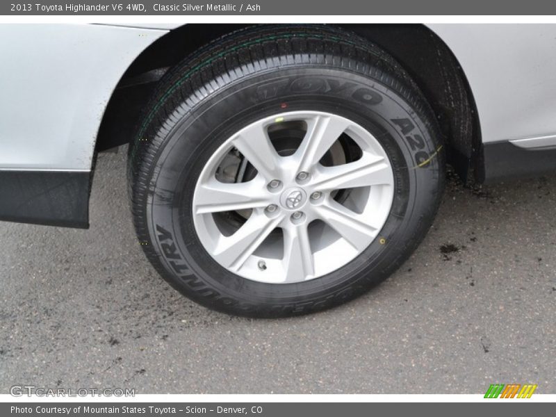 Classic Silver Metallic / Ash 2013 Toyota Highlander V6 4WD