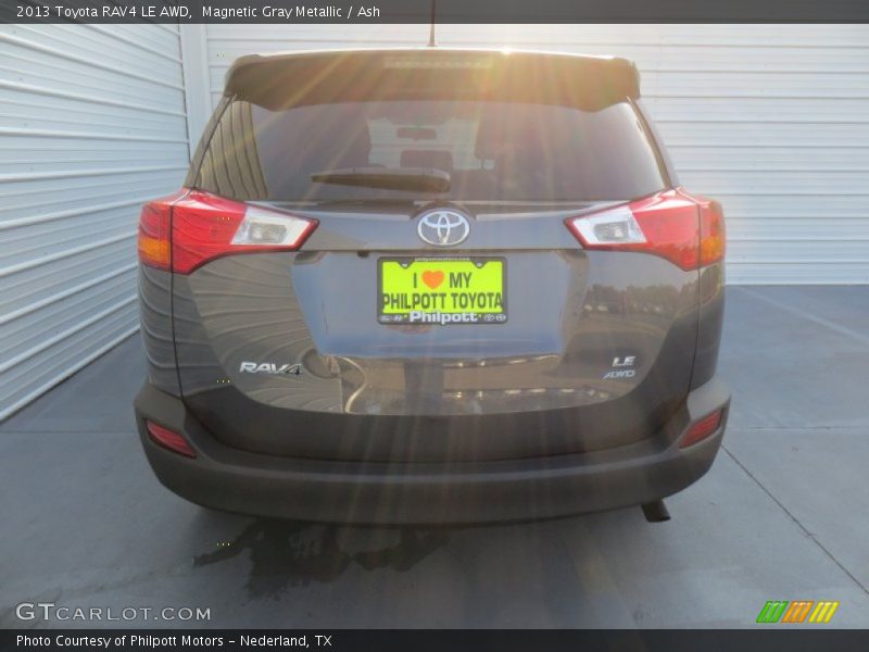 Magnetic Gray Metallic / Ash 2013 Toyota RAV4 LE AWD
