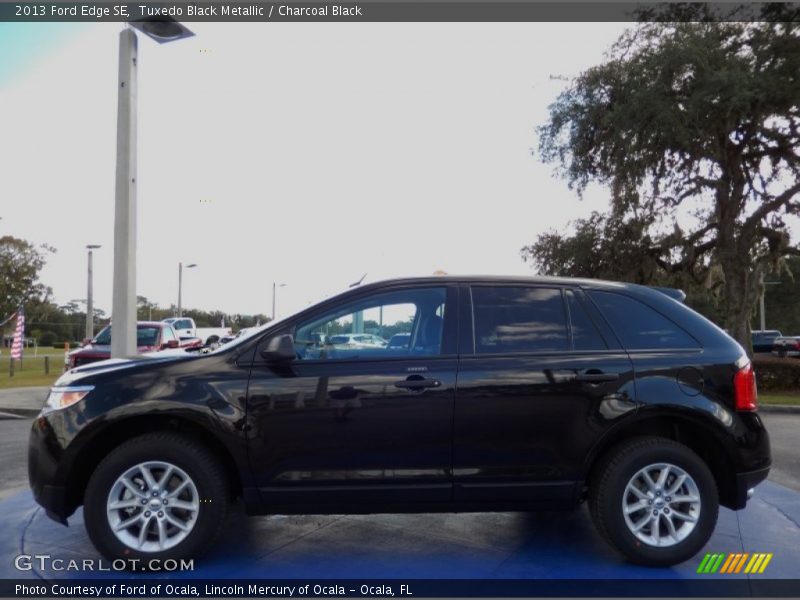 Tuxedo Black Metallic / Charcoal Black 2013 Ford Edge SE