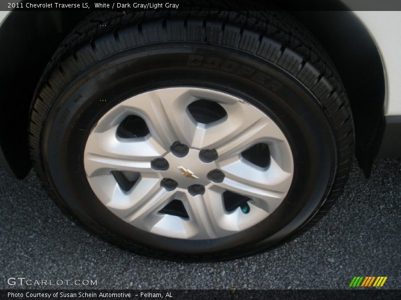 White / Dark Gray/Light Gray 2011 Chevrolet Traverse LS