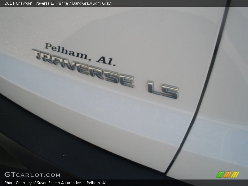 White / Dark Gray/Light Gray 2011 Chevrolet Traverse LS