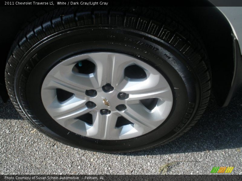 White / Dark Gray/Light Gray 2011 Chevrolet Traverse LS