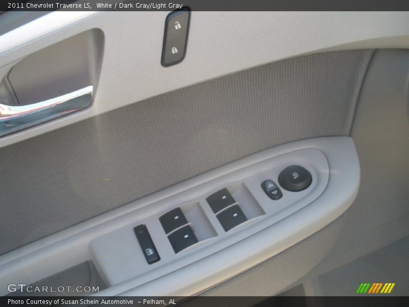 White / Dark Gray/Light Gray 2011 Chevrolet Traverse LS