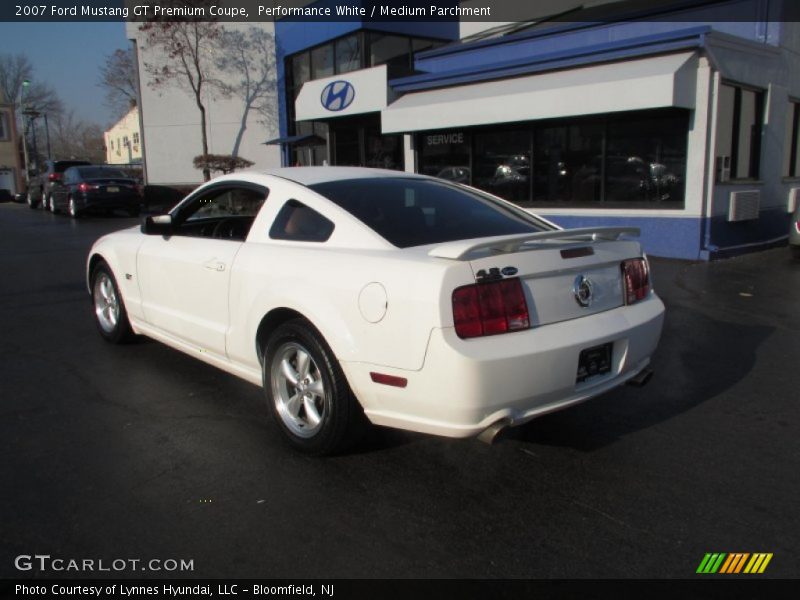 Performance White / Medium Parchment 2007 Ford Mustang GT Premium Coupe