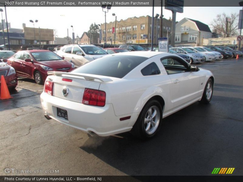 Performance White / Medium Parchment 2007 Ford Mustang GT Premium Coupe
