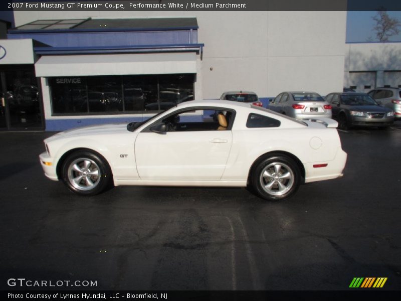 Performance White / Medium Parchment 2007 Ford Mustang GT Premium Coupe