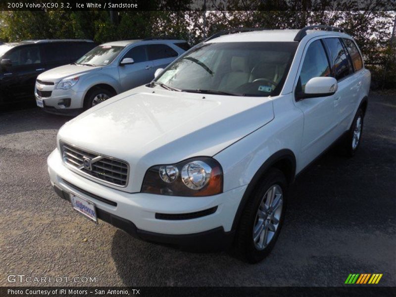 Ice White / Sandstone 2009 Volvo XC90 3.2