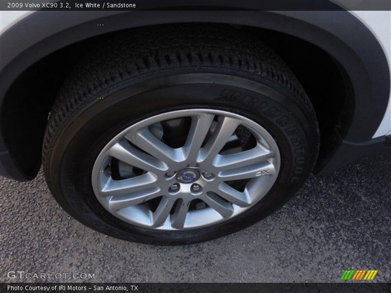 Ice White / Sandstone 2009 Volvo XC90 3.2