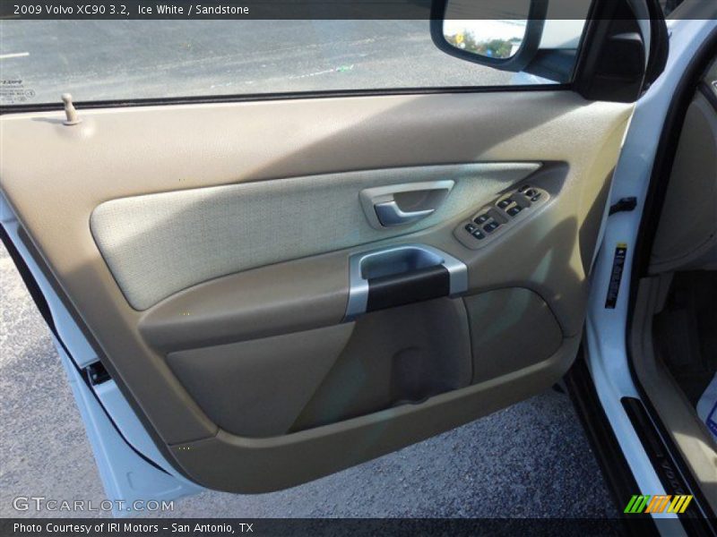 Ice White / Sandstone 2009 Volvo XC90 3.2