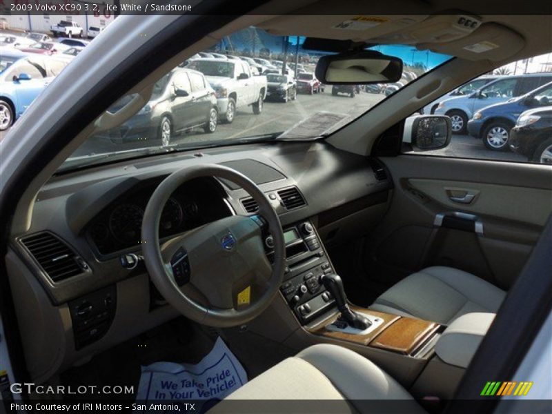 Ice White / Sandstone 2009 Volvo XC90 3.2
